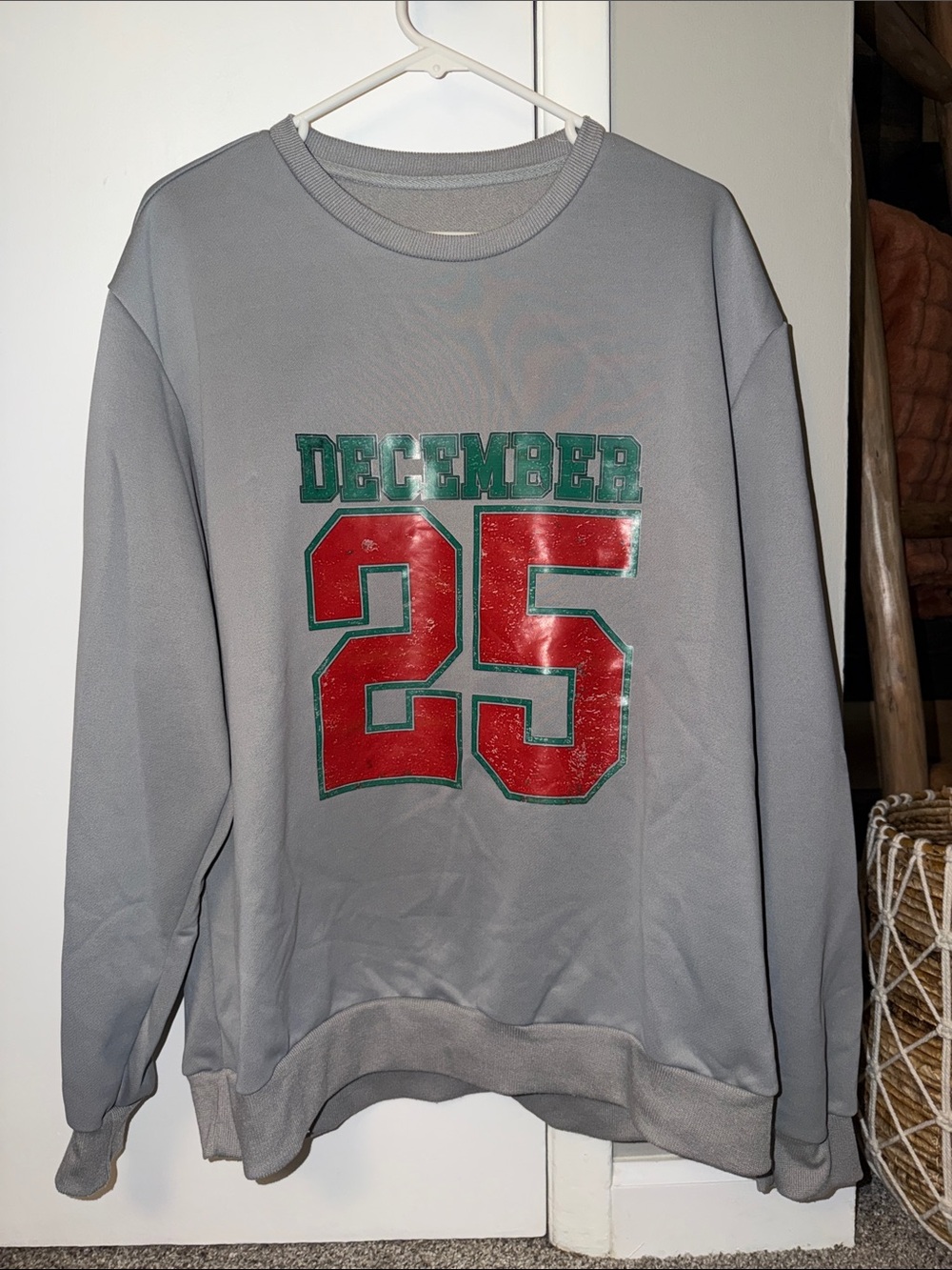 Gray 'December 25' Graphic Crewneck Sweater